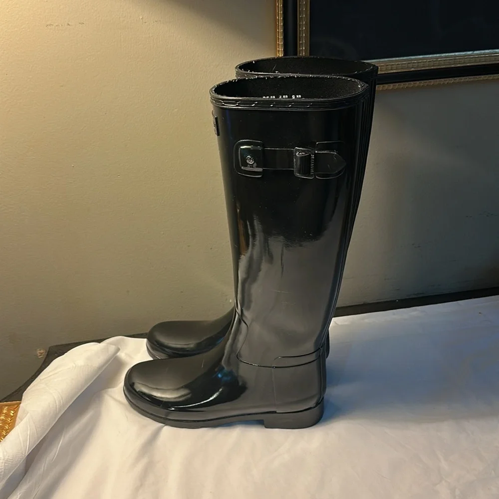 Hunter Black Tall Rain Boots - Picture 4 of 17